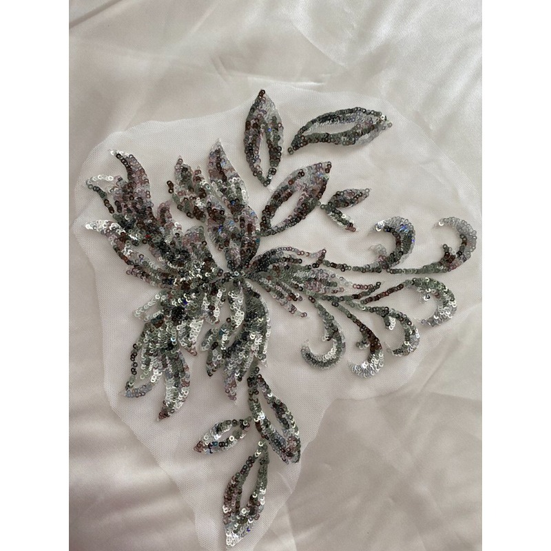 Embroidery Underlay - Apliques de Renda Bordada com Lantejoulas