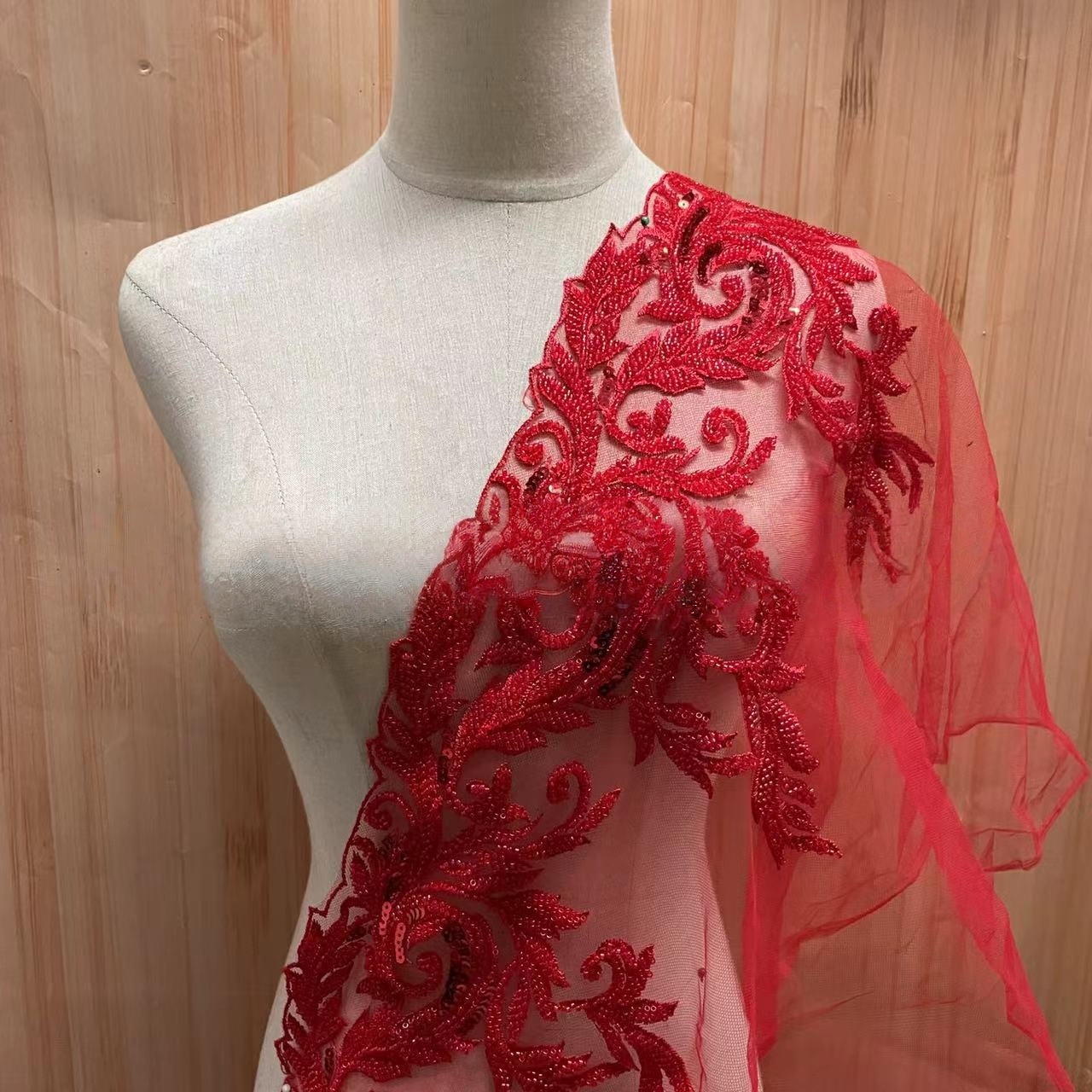 Guarnição de renda bordada com - Embroidery Free Pattern avaliação e preço