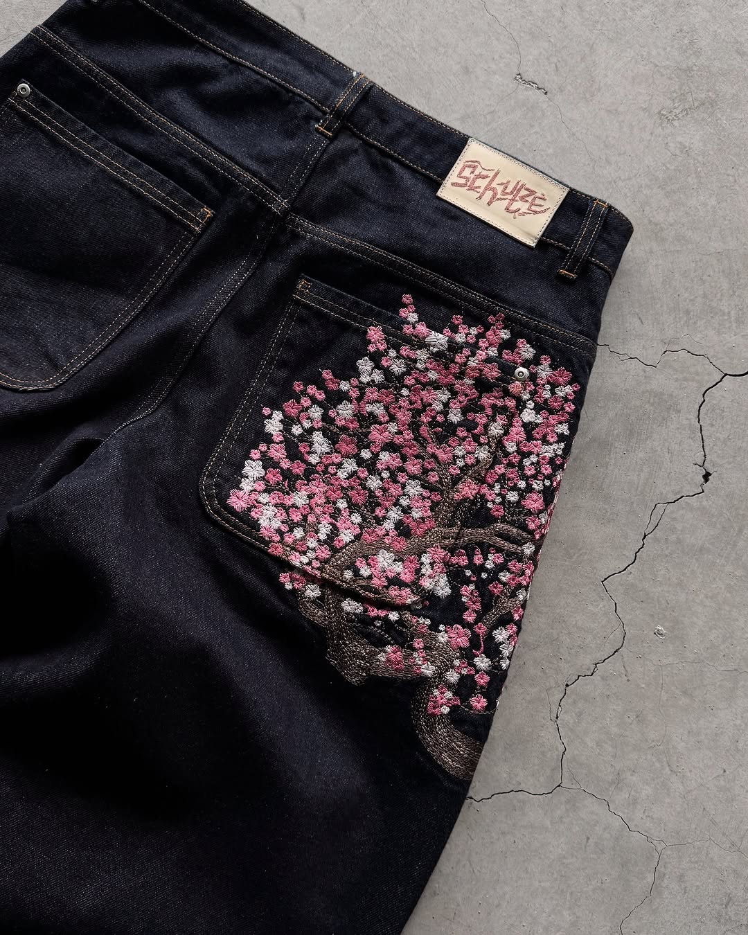 Calças Jeans Masculinas com Bo - Embroidery Jeans Sakura avaliação e preço
